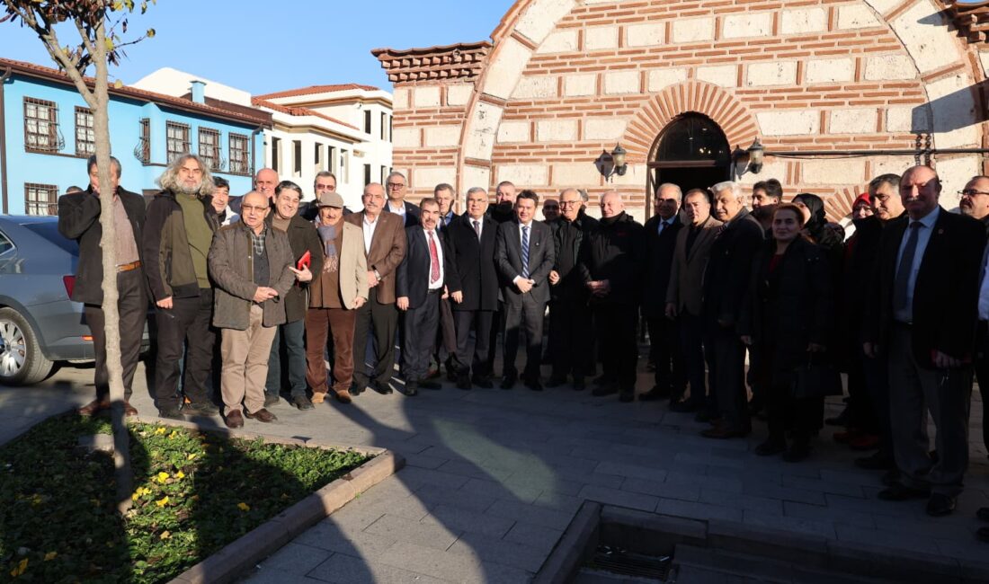 Osmangazi Belediye Başkanı Erkan Aydın, mahalle buluşmaları kapsamında ilçedeki 10