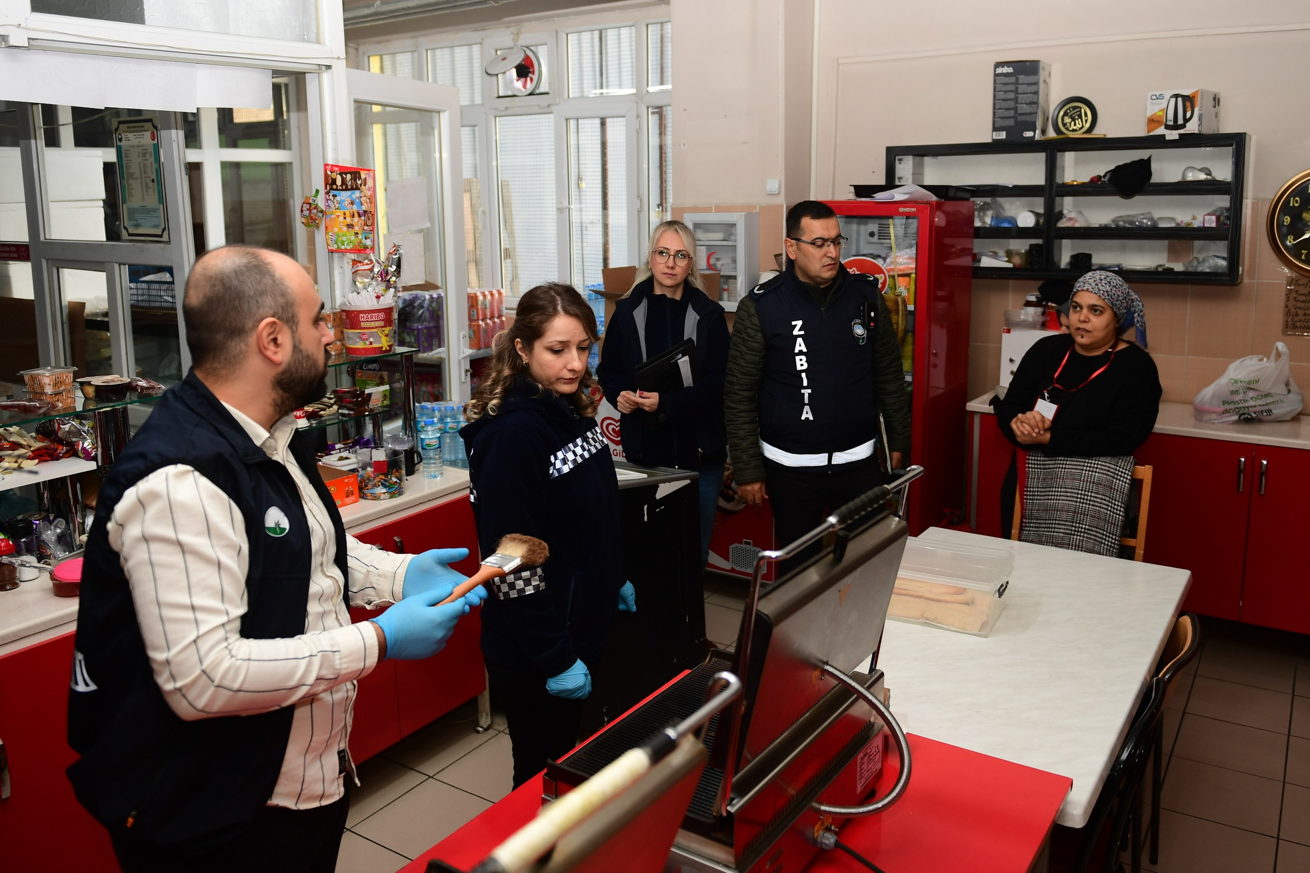 Osmangazi Belediyesi, öğrencilerin sağlıklı ve güvenilir gıdaya erişimini temin etmek
amacıyla