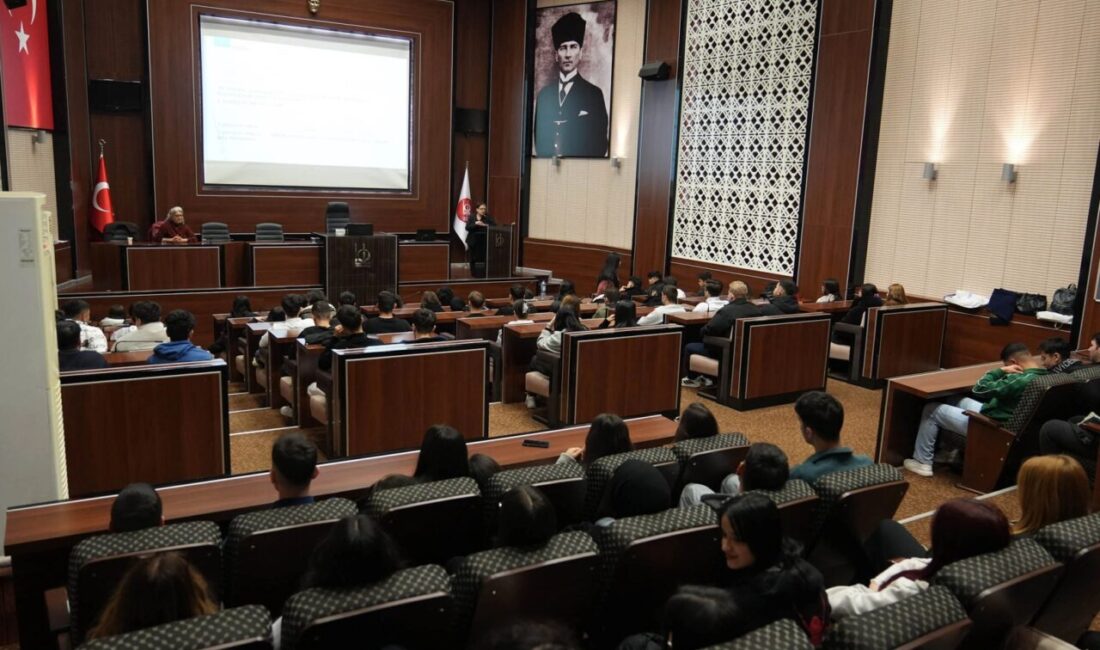 Ankara Keçiören Belediyesi, stajyer öğrencilere yönelik sağlık eğitimi programlarına devam ediyor.