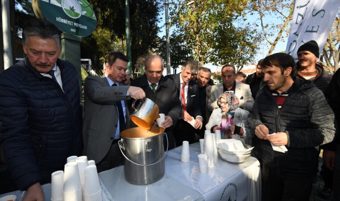 Bursa'da Osmangazi’de yaşayan vatandaşların istek ve taleplerini dinleyerek çözüm odaklı