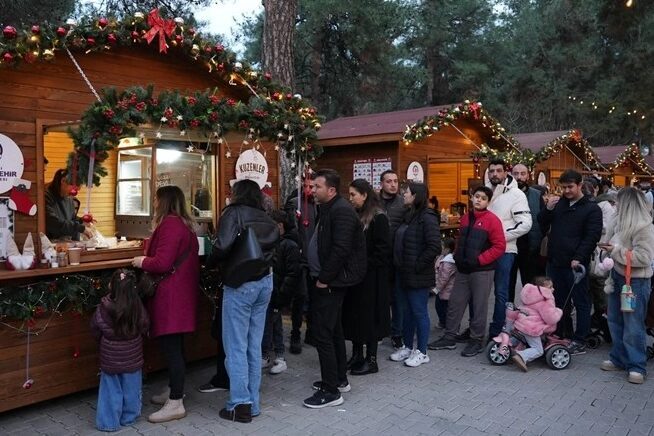 Denizli Büyükşehir Belediyesi tarafından bu yıl ilk kez düzenlenen Yılbaşı