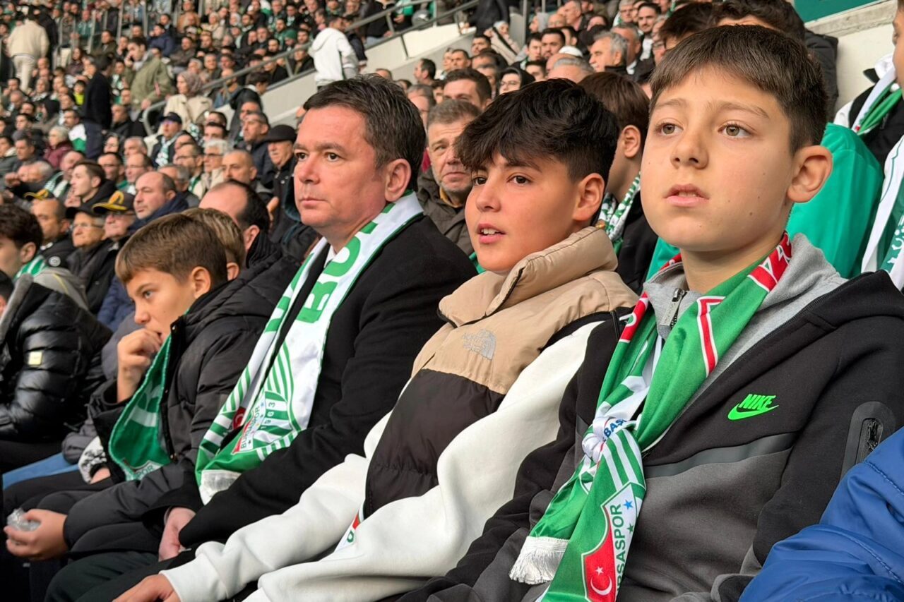 Osmangazi Belediye Başkanı Erkan Aydın, Bursaspor’a desteğini sunmaya önem