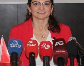 BALGÖÇ Genel Başkanlığı için üç isimin yarıştığı genel kurulda, kürsüde