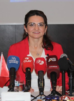 BALGÖÇ Genel Başkanlığı için üç isimin yarıştığı genel kurulda, kürsüde