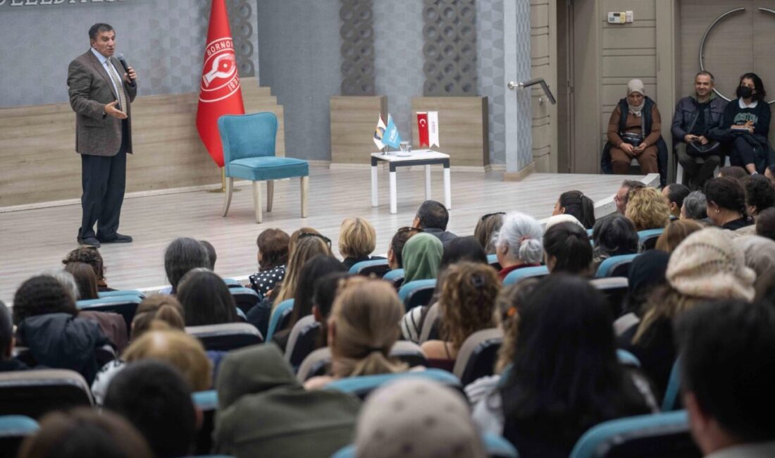 Prof. Dr. Üstün Dökmen, Bornova Belediyesi’nin düzenlediği “Ailede ve Okulda