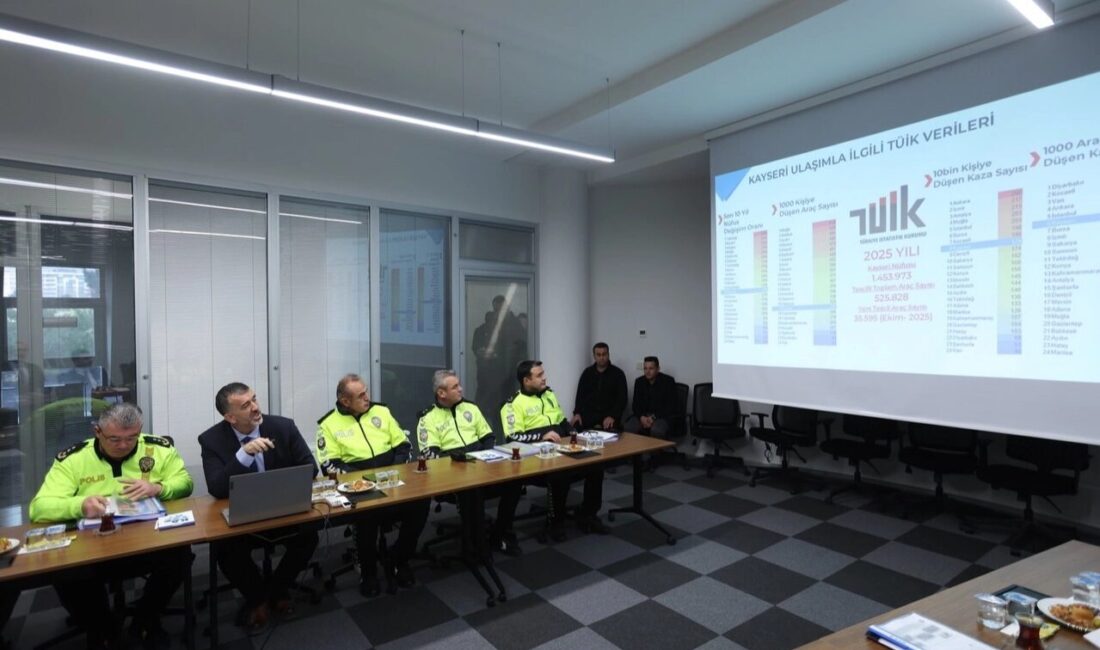 Kayseri Büyükşehir Belediye Başkanı Dr. Memduh Büyükkılıç, şehrin ulaşım ağının