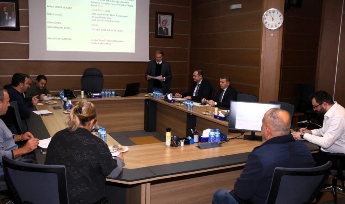 Kocaeli Büyükşehir Belediyesi Encümen toplantısında, yaklaşan yılbaşı etkinlikleri için işletmelerin