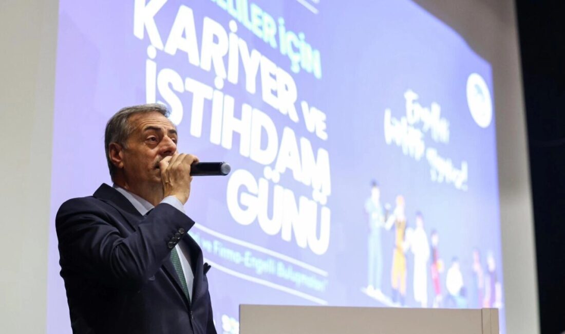 Sakarya Büyükşehir Belediye Başkanı Yusuf Alemdar, özel gereksinimli bireylerin iş