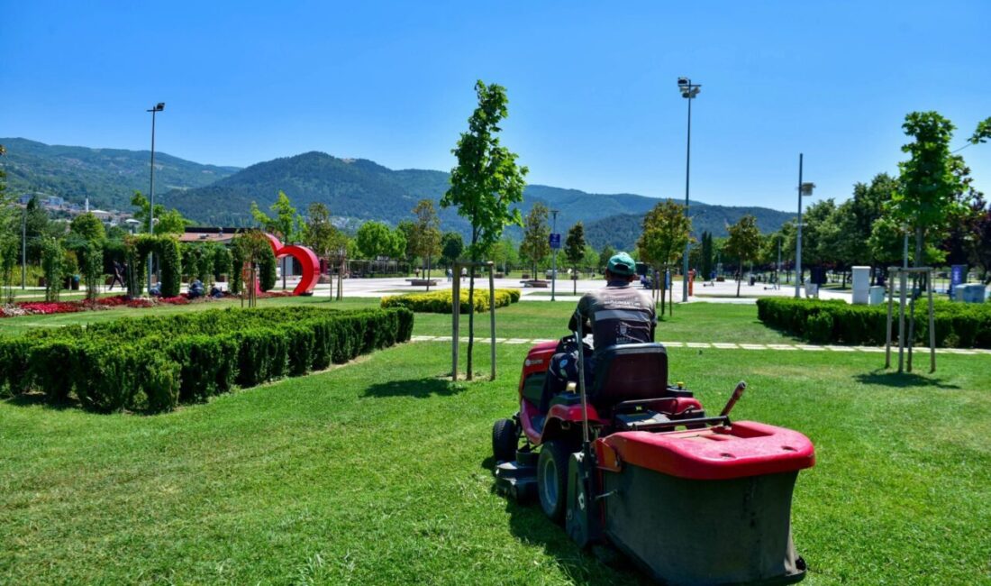 Bursa Büyükşehir Belediyesi, kentin simgesi olan ‘Yeşil Bursa’ kimliğini yeniden