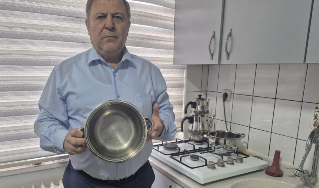 Türkiye Emekliler Derneği (TÜED) Uludağ Şubesi Başkanı Kenan Pars, en
