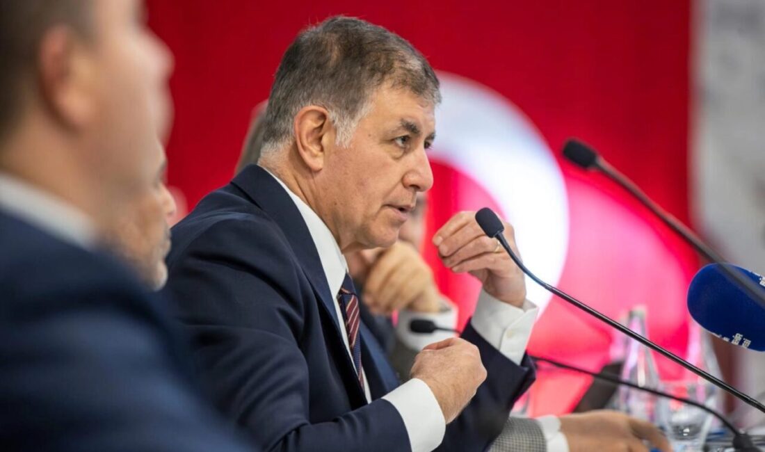 İzmir Büyükşehir Belediye Başkanı Dr. Cemil Tugay, Sulama Kooperatifleri Toplantısı’nda