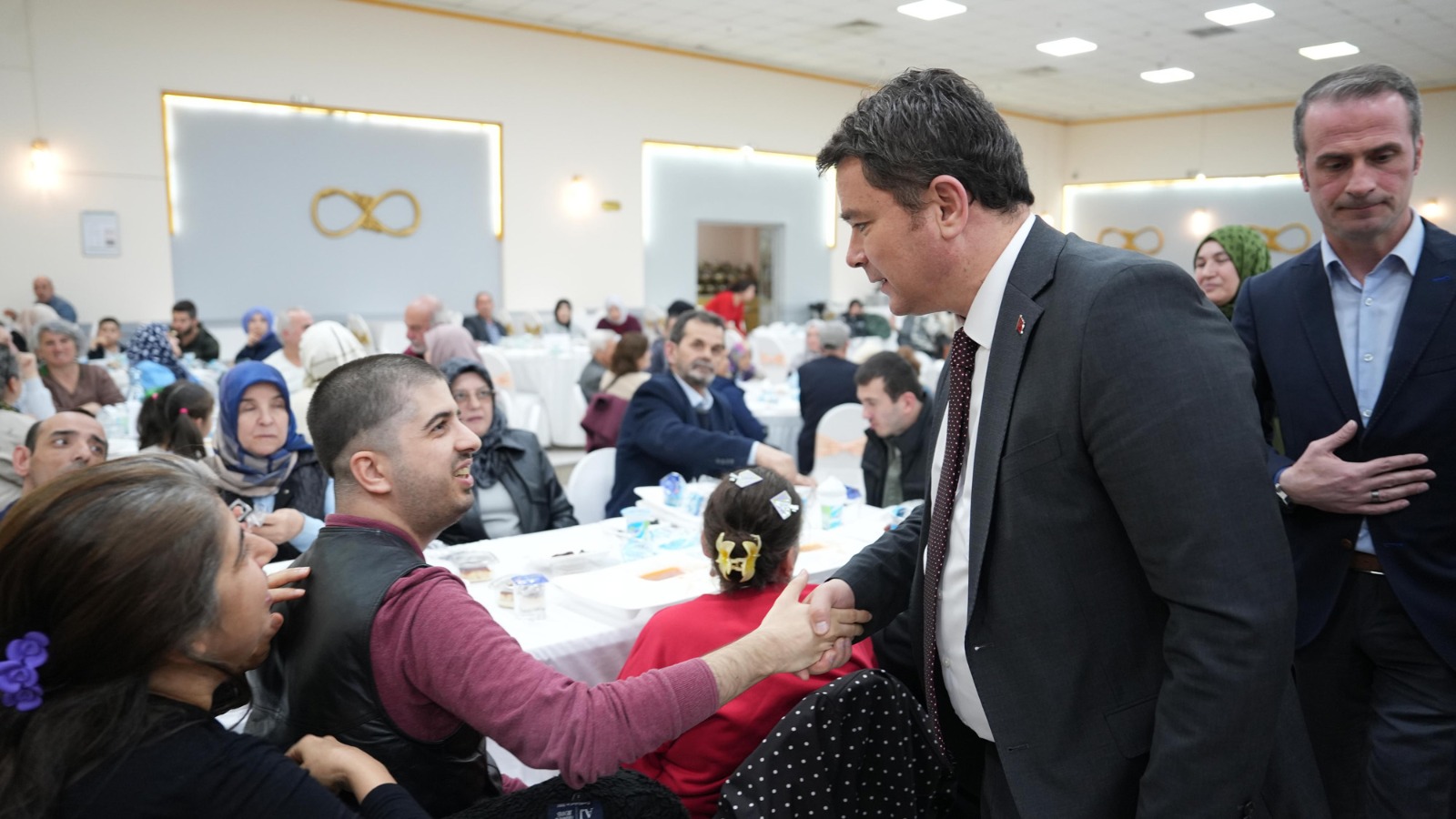 Osmangazi Belediyesi, Ramazan ayının manevi atmosferini geleneksel kültürle harmanlayarak
ilçe sakinleriyle