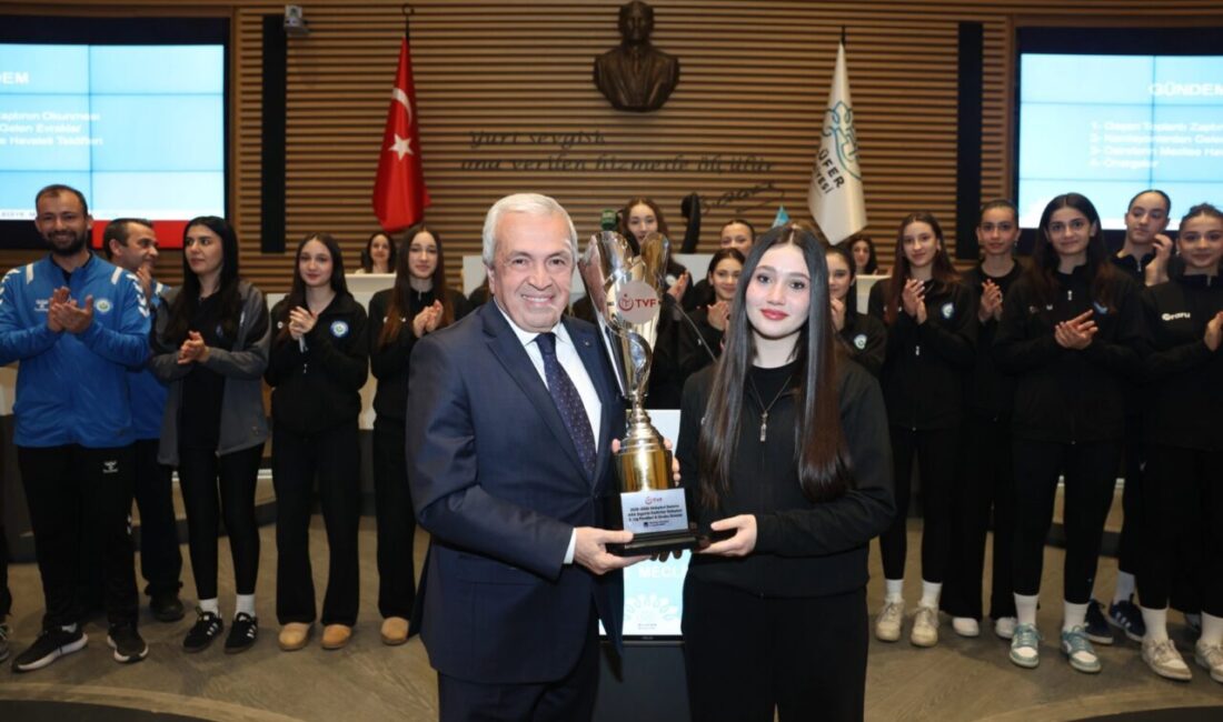 Bursa Nilüfer Belediyespor Kadın Voleybol Takımı, tamamı altyapıdan yetişen sporcularıyla 2.