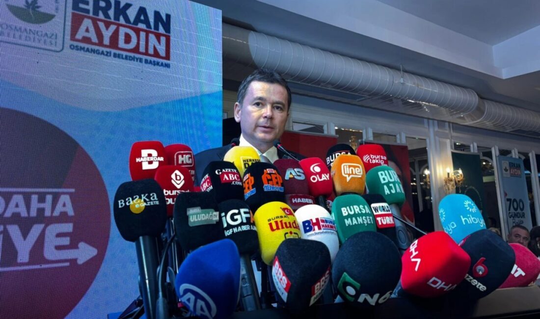 Bursa'da Osmangazi Belediye Başkanı Erkan Aydın, göreve gelişinin 700. gününde
