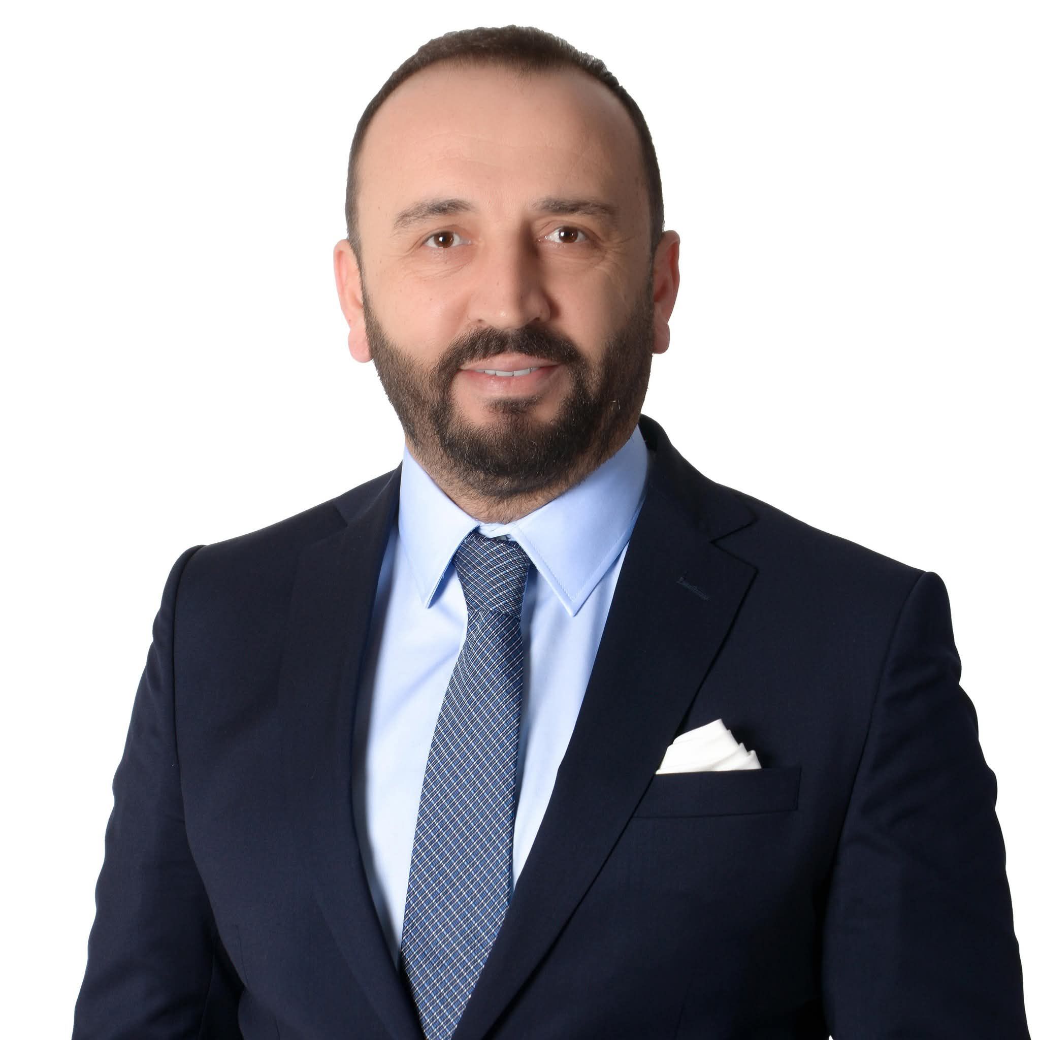 Uzun yıllar Büyükşehir Belediyesi'nin önemli kademelerinde görev yapan başarılı isim