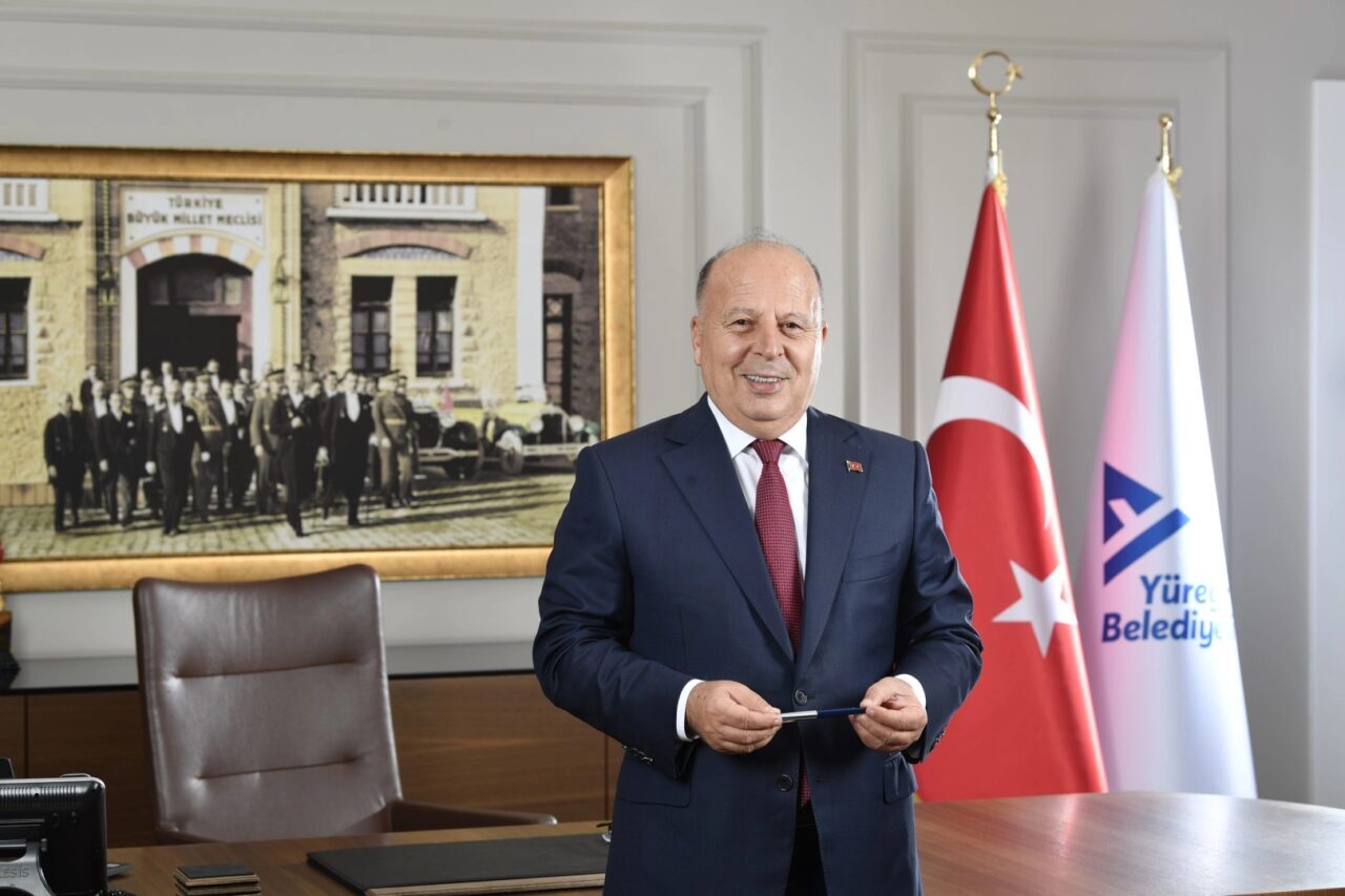 Adana Yüreğir Belediye Başkanı Ali Demirçalı, "rüşvet vermek" suçundan Adana