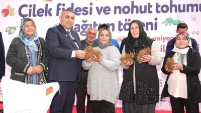 Adana Büyükşehir Belediyesi üreticiyi destekleyerek sosyal belediyecilikte etkin hizmet vermeye