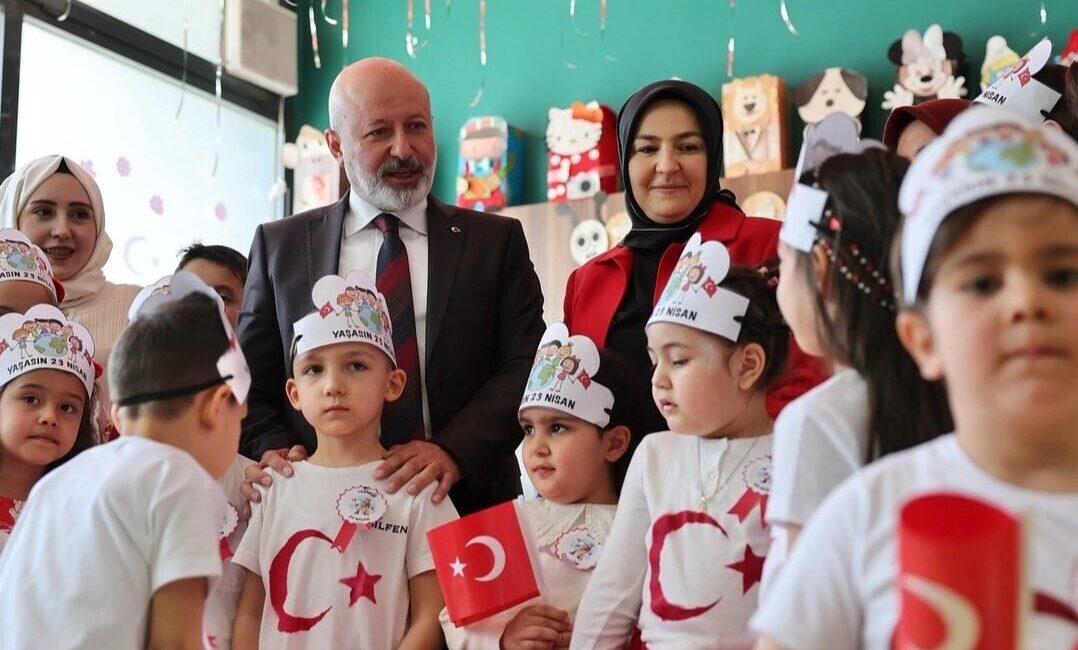 Kayseri Kocasinan Belediye Başkanı Ahmet Çolakbayrakdar, 23 Nisan Ulusal Egemenlik