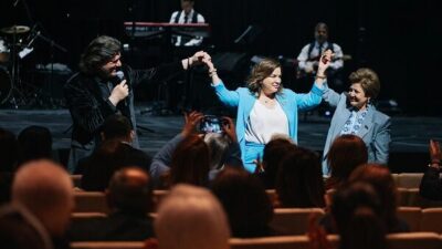 Türk müziğinin güçlü sesi Ahmet Şafak, Bakü konserinde “Azerbaycan Türkiye”