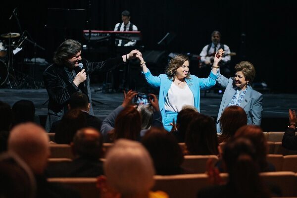 Türk müziğinin güçlü sesi Ahmet Şafak, Bakü konserinde “Azerbaycan Türkiye”
