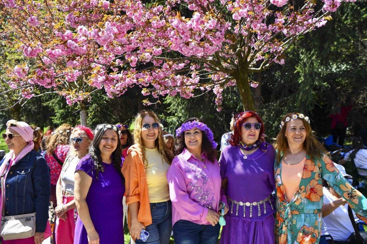 Ankara Büyükşehir Belediyesi’ne bağlı kadın lokallerinin üyelerinin katılımıyla Dikmen Vadisi’nde