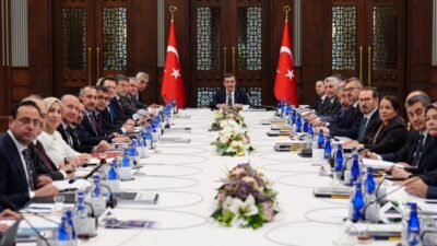 Cumhurbaşkanlığı Külliyesi’nde Cumhurbaşkanı Yardımcısı Cevdet Yılmaz başkanlığında yapılan toplantıda, bağımlılıkla