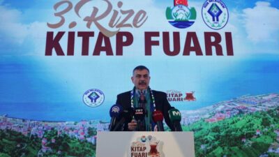 İçişleri Bakanı Mustafa Çiftçi, 3. Rize Kitap Fuarı’nın açılışında okumanın