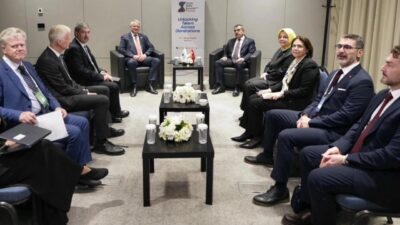 Milli Eğitim Bakanı Yusuf Tekin, İstanbul’da düzenlenen OECD Beceriler Zirvesi’nde