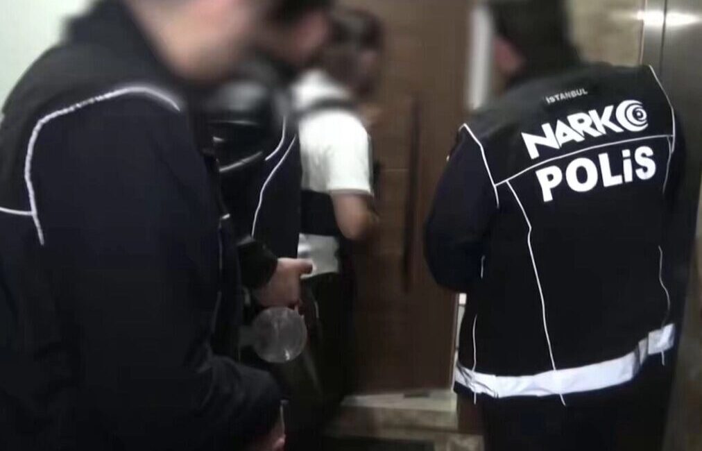 İstanbul İl Emniyet Müdürlüğü ekiplerince Beylikdüzü’nde düzenlenen operasyonda 67 kilo