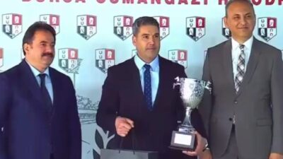 Bursa Emniyet Müdürlüğü adına düzenlenen koşuda, jokey Nevzat Avcı’nın bindiği