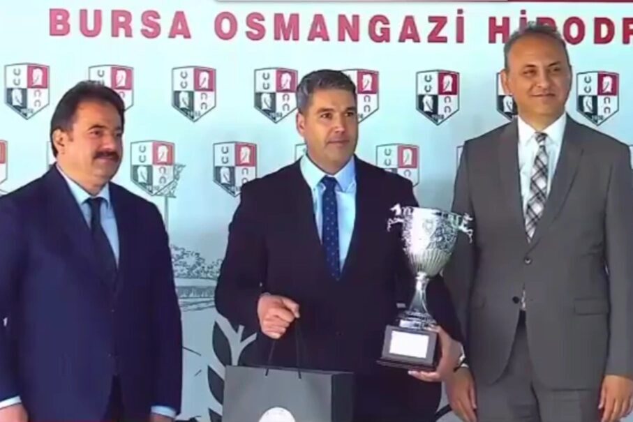 Bursa Emniyet Müdürlüğü adına düzenlenen koşuda, jokey Nevzat Avcı’nın bindiği