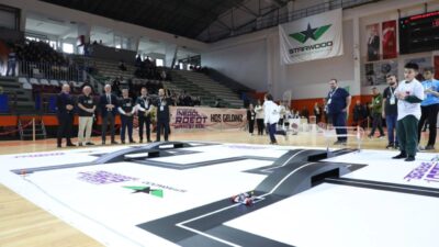 Bursa İnegöl’de Milli Eğitim Müdürlüğü tarafından “Geleceği Gençler Kodluyor” sloganıyla