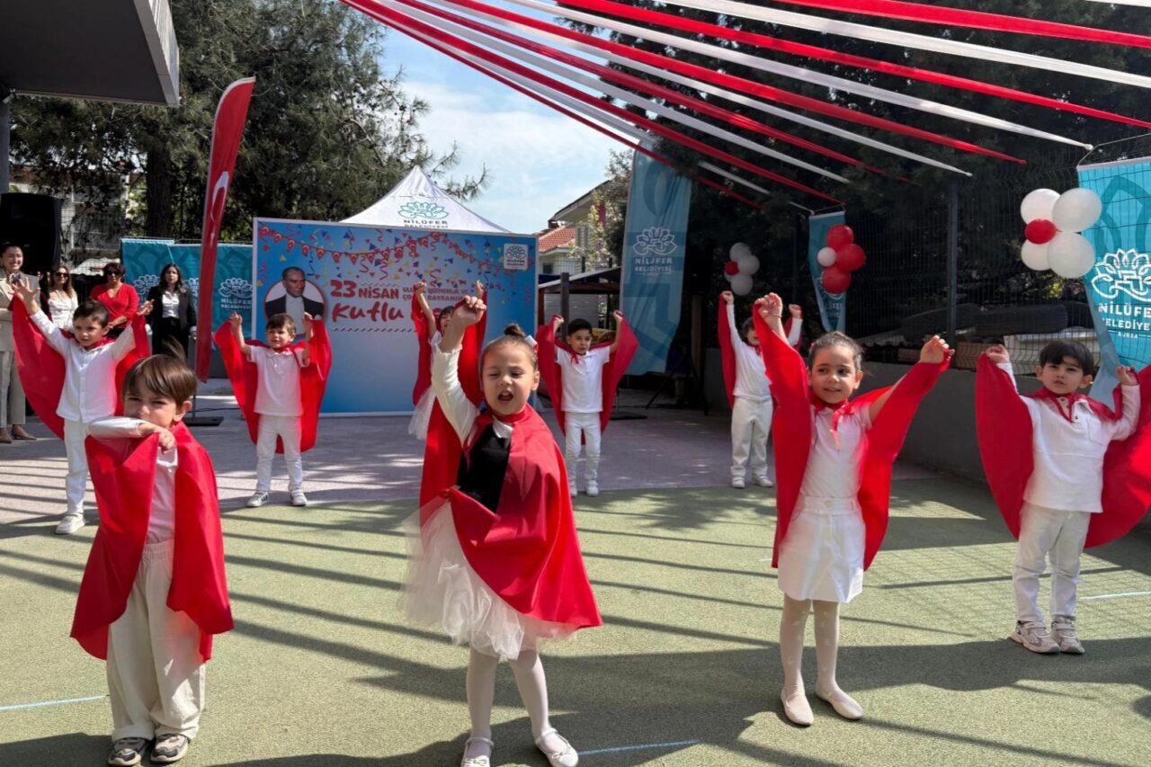 Bursa'da Nilüfer Belediyesi bünyesindeki kreşlerde eğitim gören çocuklar, 23 Nisan
