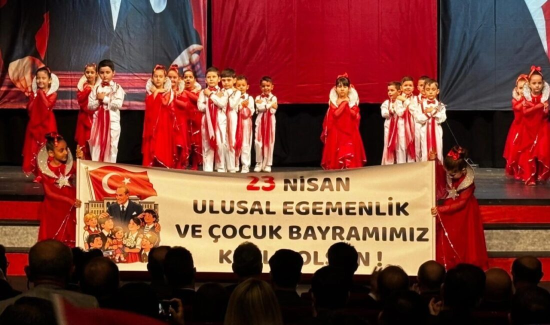Bursa'da 23 Nisan Ulusal Egemenlik ve Çocuk Bayramı kapsamında düzenlenen