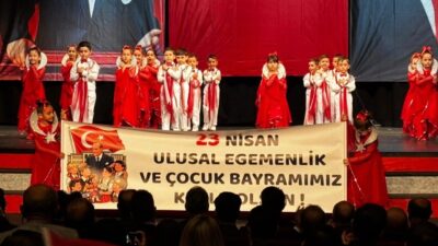 Bursa'da 23 Nisan Ulusal Egemenlik ve Çocuk Bayramı kapsamında düzenlenen