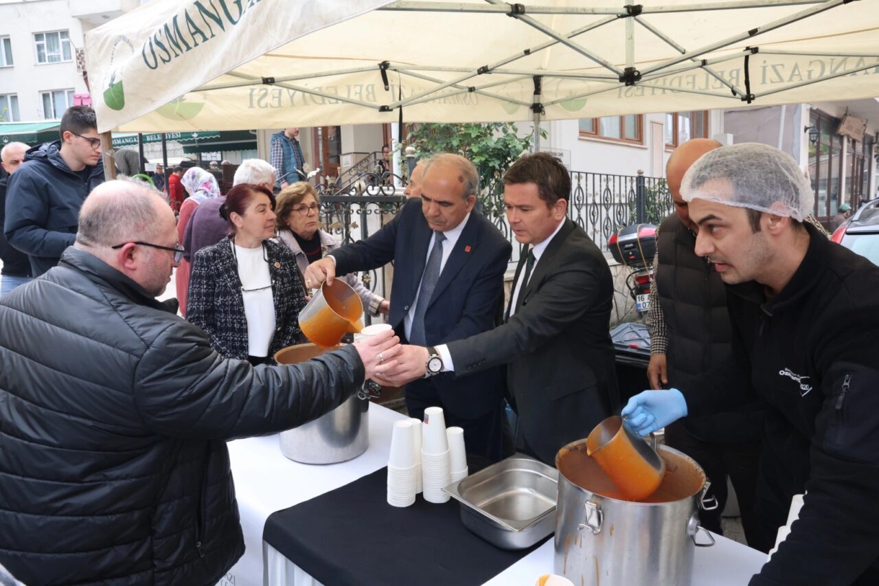 Bursa Osmangazi Belediye Başkanı Erkan Aydın, her hafta gerçekleştirdiği mahalle