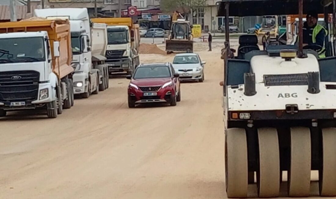 Kent genelinde ulaşım yatırımlarını sürdüren Bursa Büyükşehir Belediyesi, Mustafakemalpaşa ilçesinde