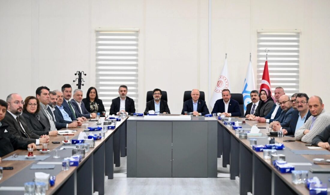 Bursa Büyükşehir Belediyesi Başkanvekili Şahin Biba, ulaşım alanında şehrin geleceğine