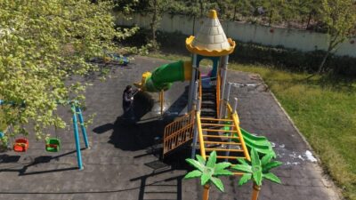 Çayırova Belediyesi Park ve Bahçeler Müdürlüğü’ne bağlı ekipler, ilçedeki parklarda