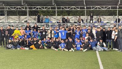 Çayırova Belediyesi Eğitim Spor Kulübü U-15 Futbol Takımı, dün oynadığı