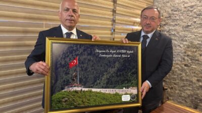 ÇAYKUR Genel Müdürü Yusuf Ziya Alim, Artvin’de sektör temsilcileriyle yaptığı