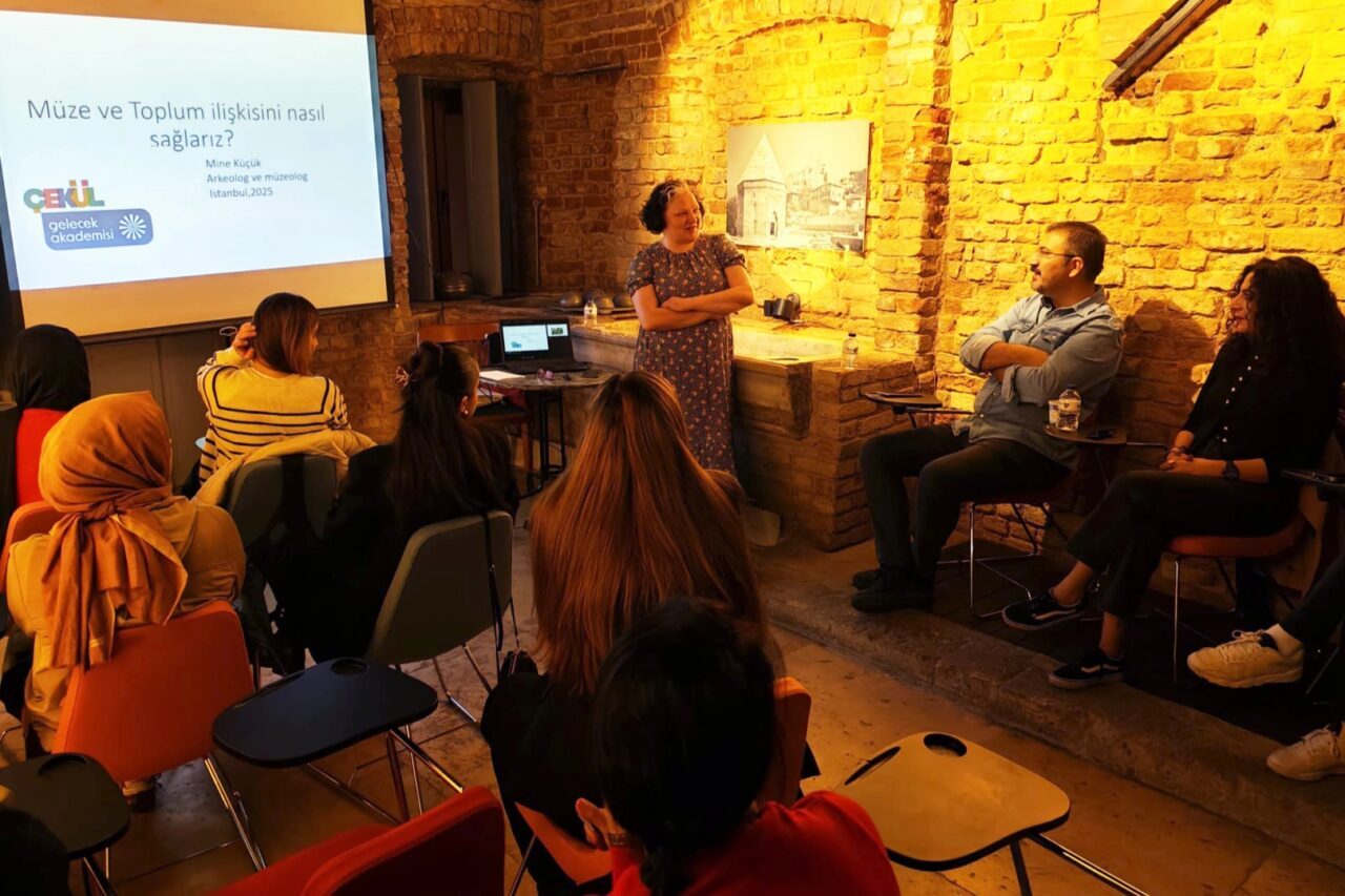 2009 yılından beri Anadolu’nun dört bir yanında belediye çalışanlarına kültürel