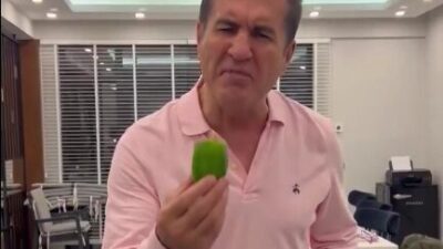 CHP Erzincan Milletvekili Mustafa Sarıgül, paylaştığı videoda bir adet biber