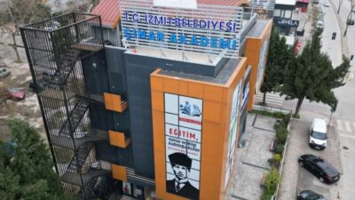 İzmit Belediyesi, “Yıldızlarla Eğitim” projesi kapsamında LGS ve YKS öncesi