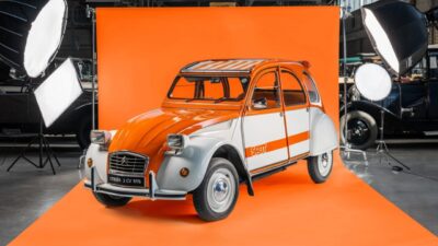 Sınırlı üretim efsanesi 2CV Spot, 50. yılını özel etkinliklerle kutluyor.