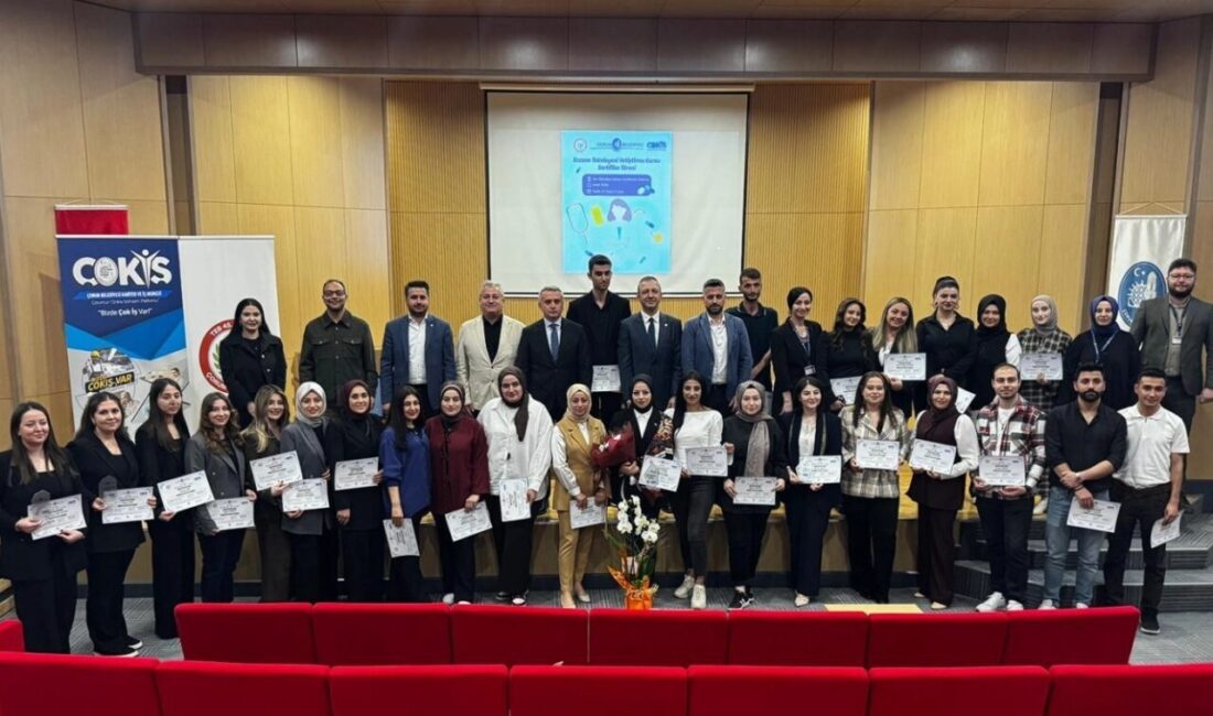 Çorum Belediyesi ile Çorum Eczacı Odası iş birliğinde hayata geçirilen “Farmahane Eczane Teknisyeni