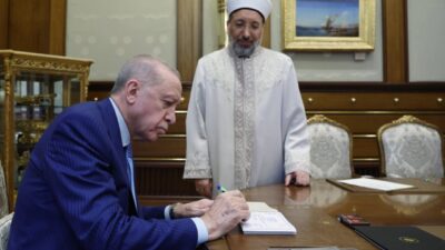 Cumhurbaşkanı Erdoğan, Diyanet İşleri Başkanı Safi Arpaguş’u kabul ederek kurban