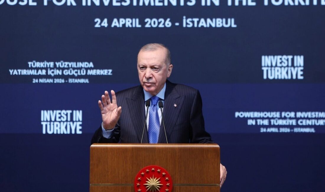 Cumhurbaşkanı Erdoğan, Dolmabahçe Çalışma Ofisi'nde Türkiye Yüzyılı Yatırım İçin Güçlü
