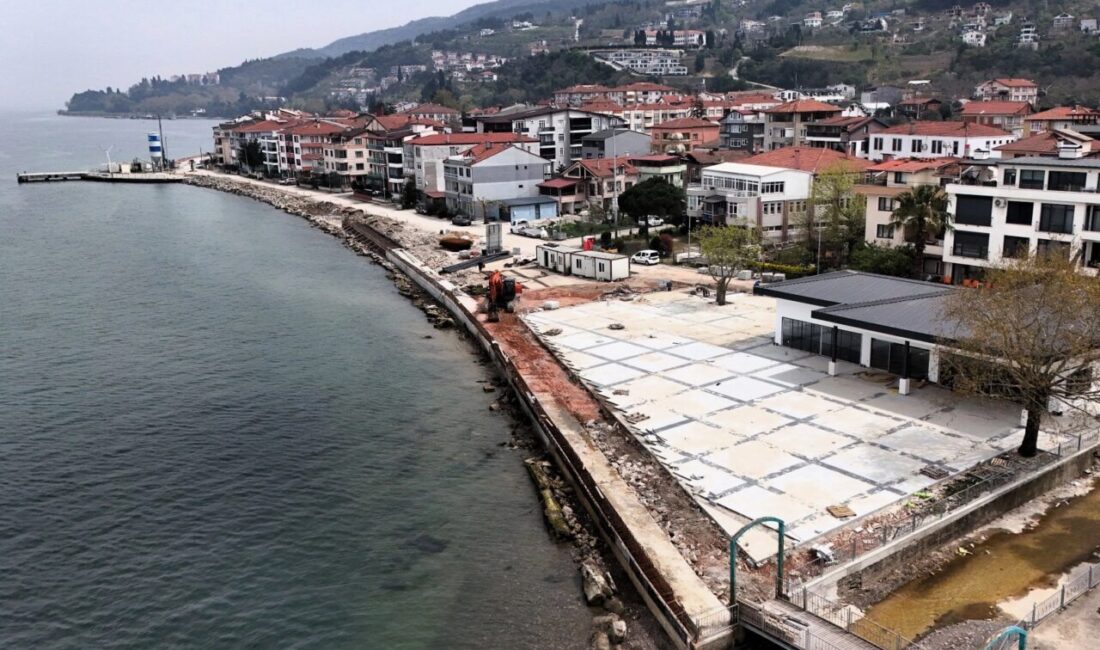 Kocaeli Büyükşehir Belediyesi, Gölcük Ulaşlı sahilini deniz taşkınlarından koruyacak çalışmalarda