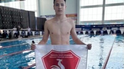 Denizli Büyükşehir Belediyespor Yüzme Takımı Sporcusu Mehmet Sarhanlı, Edirne’de düzenlenen